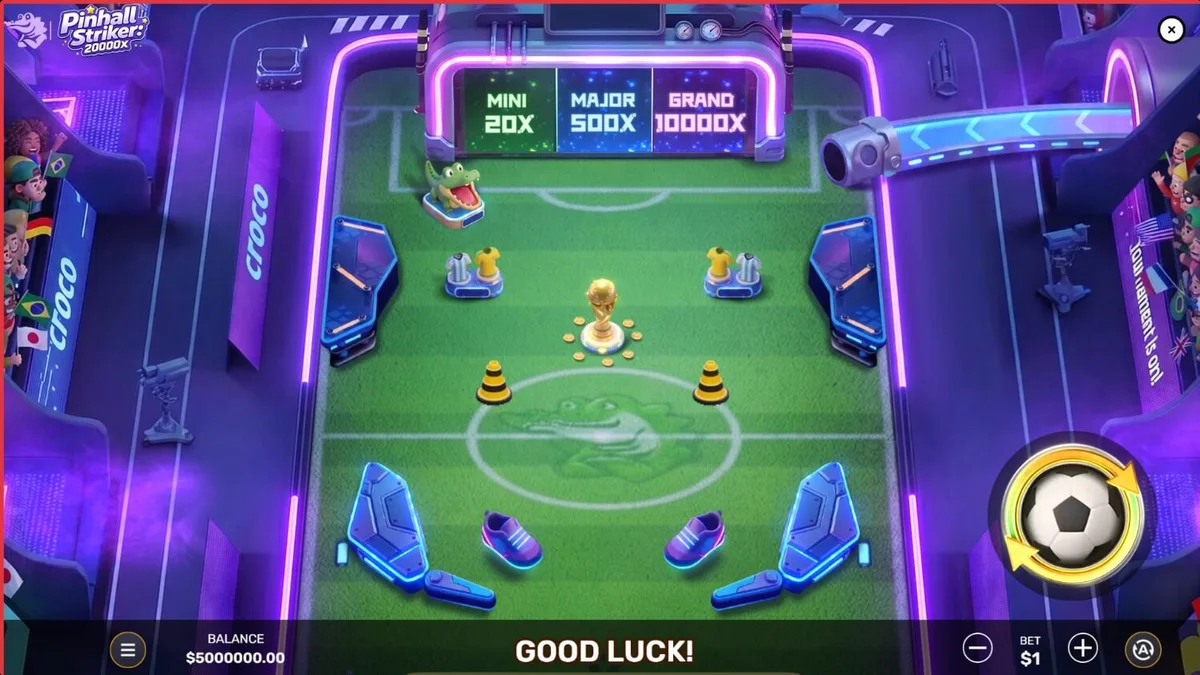 Interface de jogo do slot Pinball Striker 20,000x com elementos de futebol e pinball